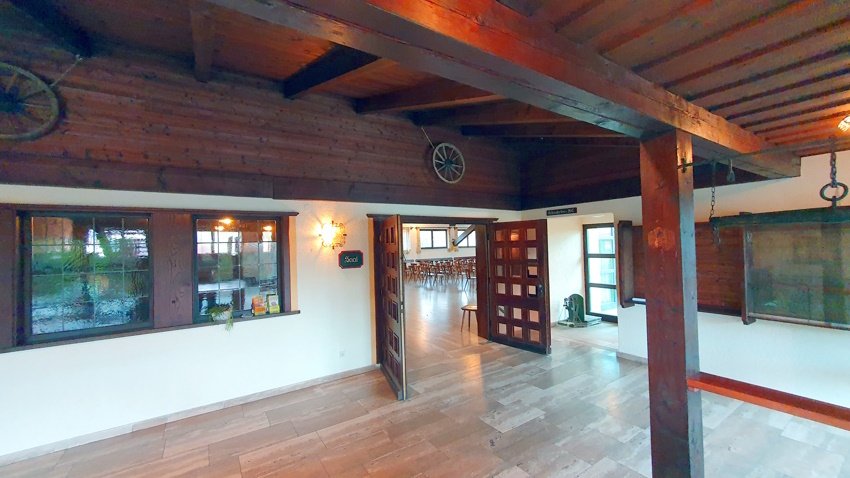 Restaurant mit Gästezimmer und großer Pächterwohnung