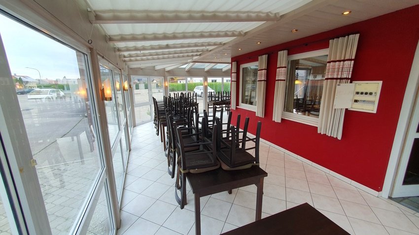 Restaurant mit Gästezimmer und großer Pächterwohnung