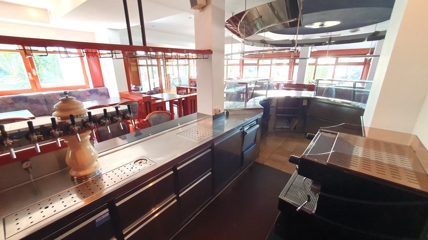 Gewerbe-Immobilie mit Wohnungsmöglichkeit. Restaurant in guter Lage in Oberbayern kaufen