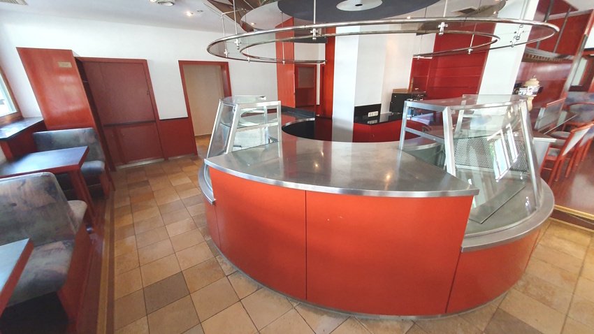 Gewerbe-Immobilie mit Wohnungsmöglichkeit. Restaurant in guter Lage in Oberbayern kaufen