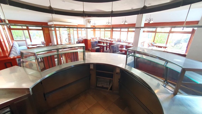 Bad Endorf: Gewerbe-Immobilie mit Wohnungsmöglichkeit. Restaurant in guter Lage in Oberbayern kaufen Bad Endorf: Gewerbe-Immobilie mit Wohnungsmöglichkeit. Restaurant in guter Lage in Oberbayern kaufen