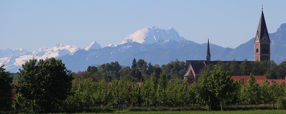Gastronomie Pachtangebot mit Gästezimmer mit Bergblick
